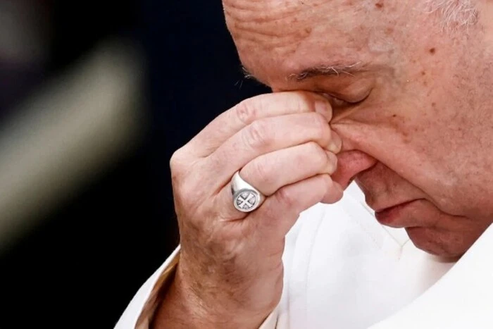 Pierścień Papieża Rzymskiego zostanie zniszczony młotkiem: szczegóły historycznej ceremonii