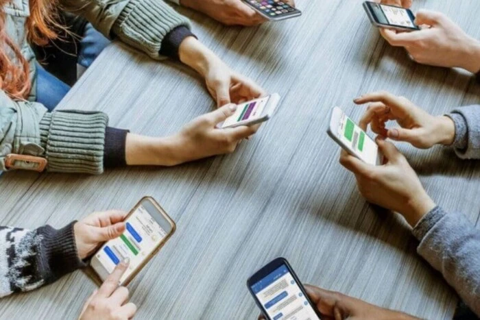 Ile czasu przeciętny młody człowiek spędza na telefonie: statystyki szokują
