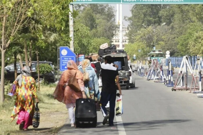 Prawie wszyscy Pakistańczycy zmuszeni do opuszczenia Indii