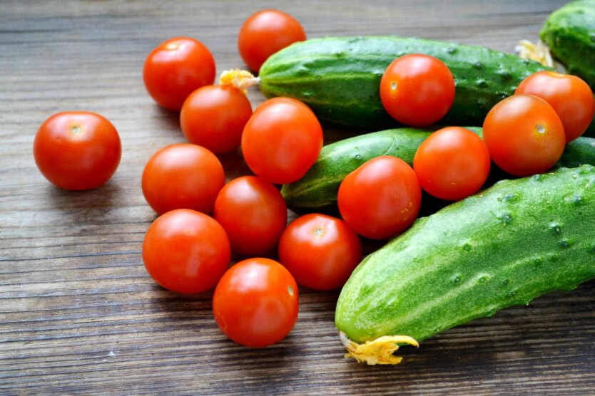 The Cost of Seasonal Vegetables: Analysts Compared Prices for Cucumbers and Tomatoes in Major Retail Chains