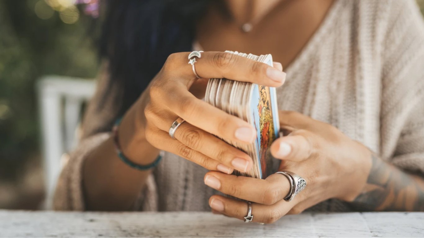Horoskop für alle Sternzeichen am 19. Juli 2025 nach Tarot
